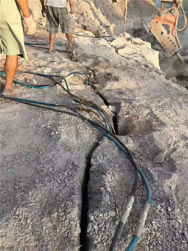 竖井岩石开挖柱液压劈裂机