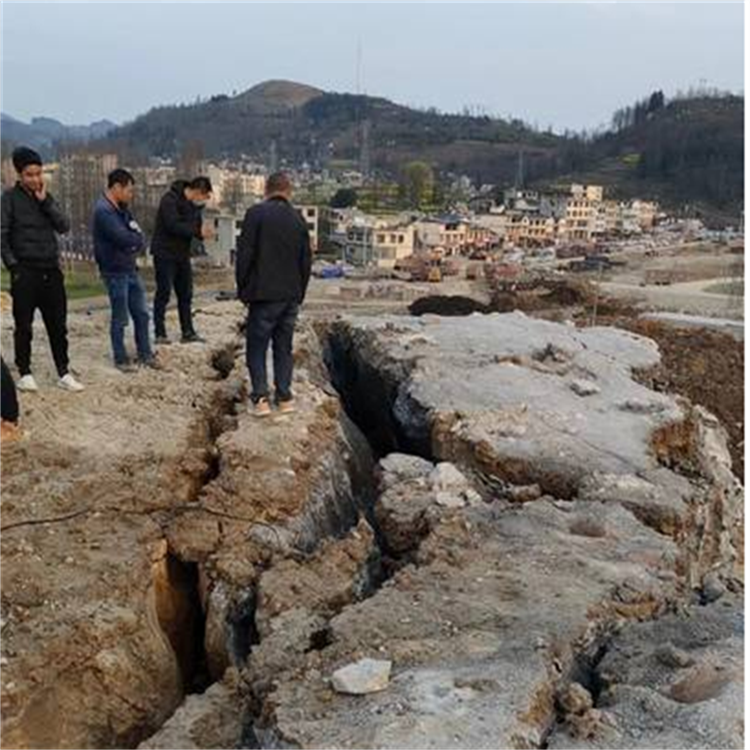 新疆克拉玛依地基开挖中德鼎立气体爆破