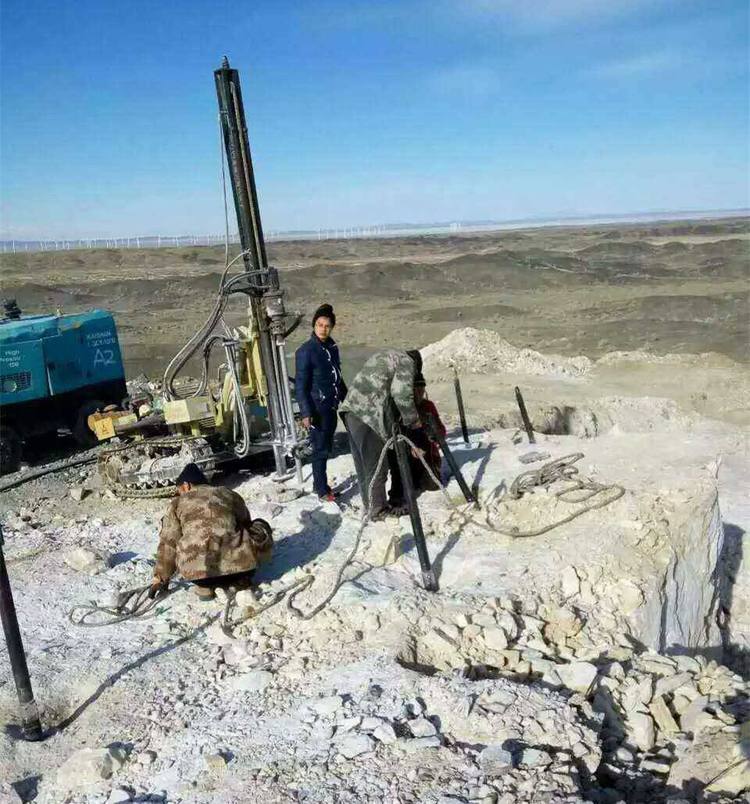 内蒙古阿拉善盟中德鼎立气体爆破可以代替设备