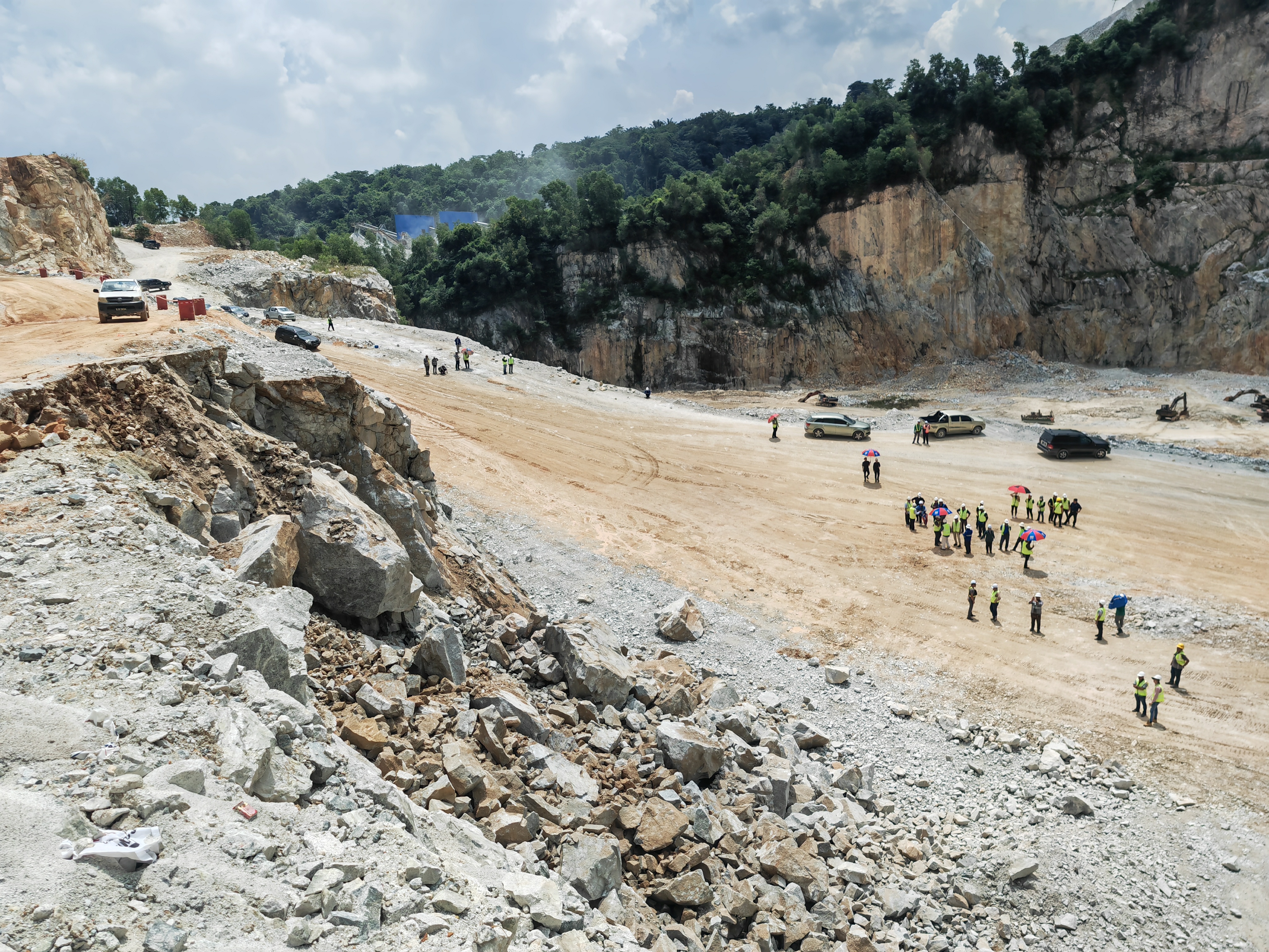 四川眉山中德鼎立气体爆破生产研发基地