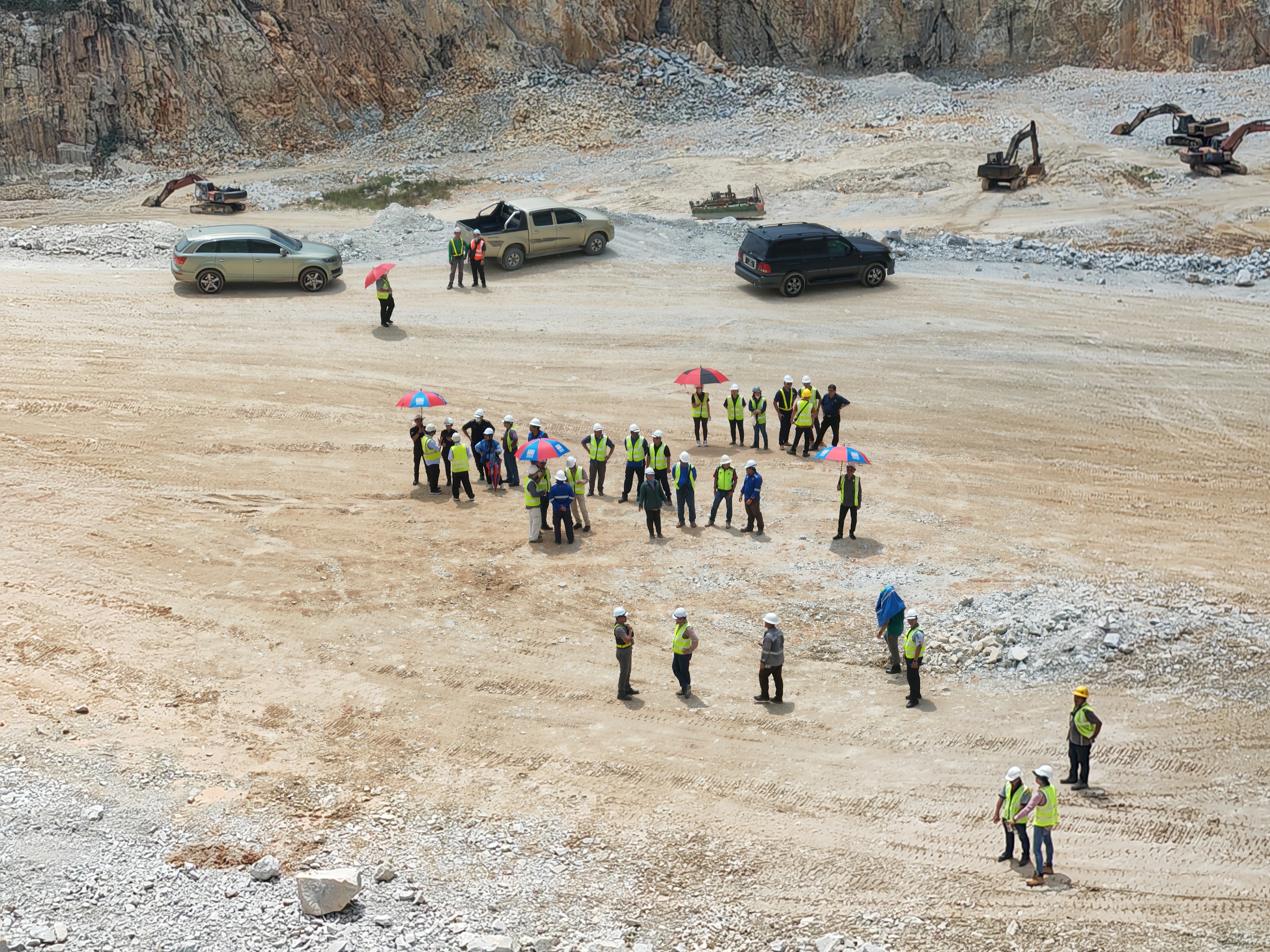 内蒙古呼和浩特中德鼎立气体爆破生产研发基地