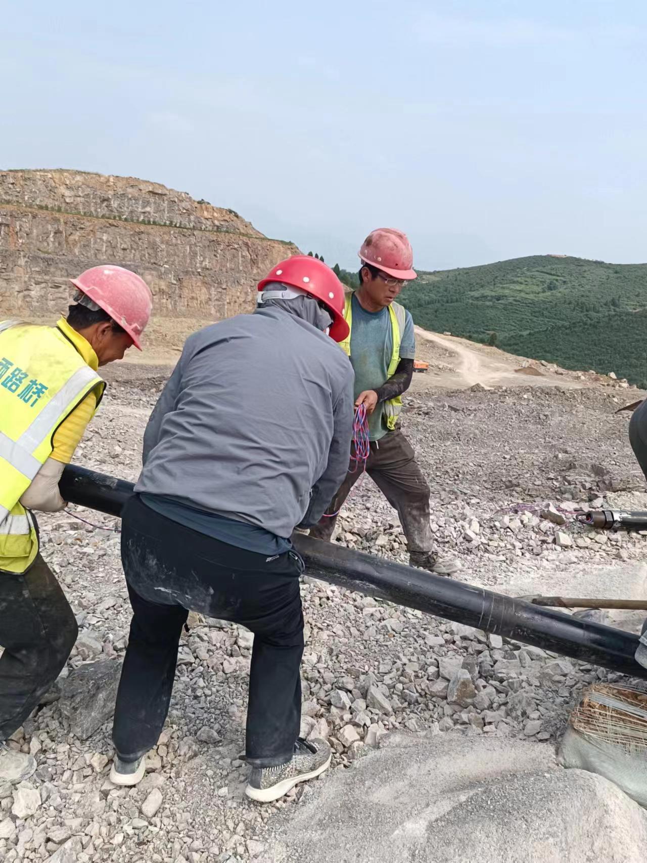 江西南昌设备二氧化碳致裂器花岗岩开采现场