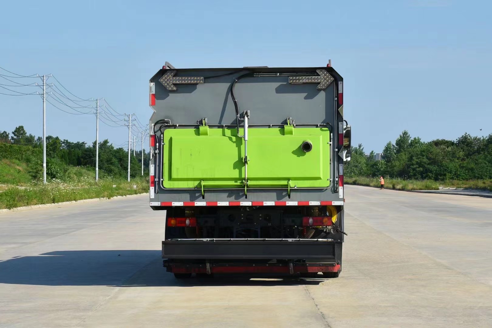 湖北国六路面保洁车道路污染清除车小的扫路车