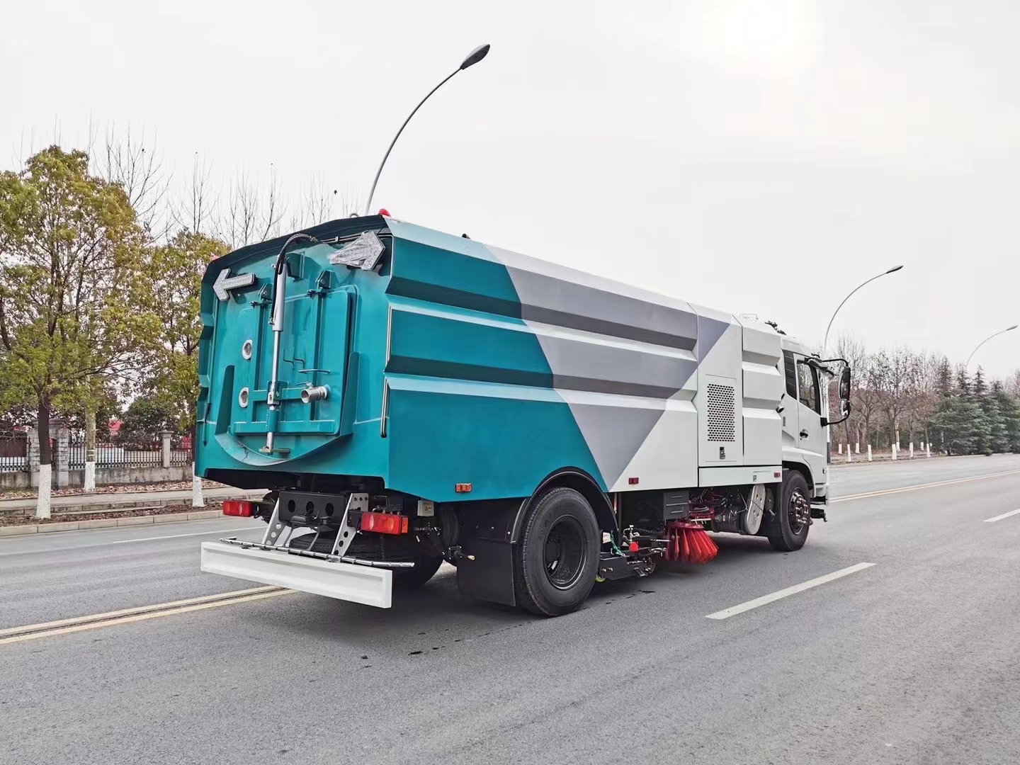 湖北国六各类吸尘车吸尘车配件自动扫地车