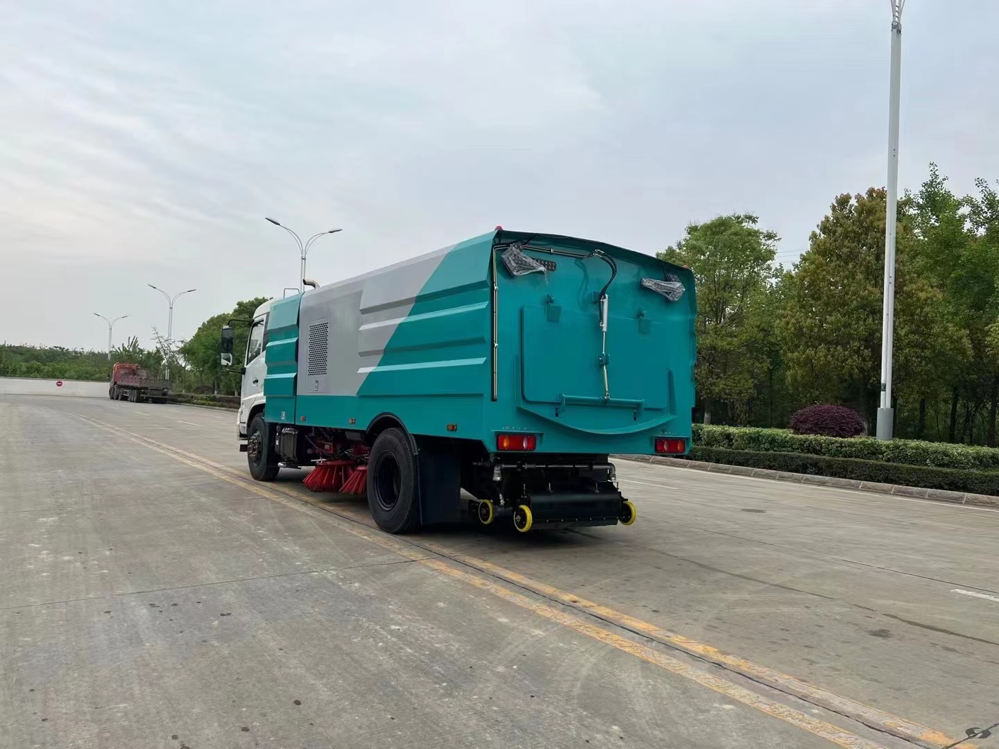 电动扫路车新款干湿吸尘车道路污染清除车