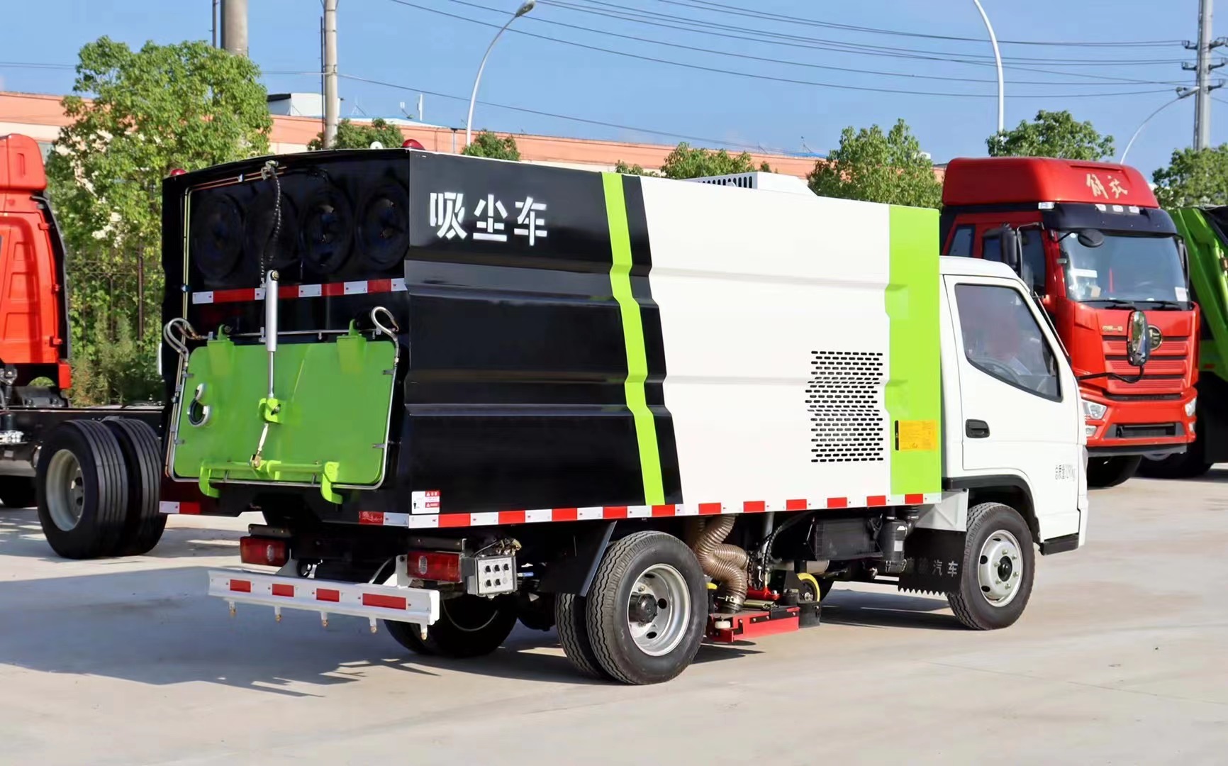 自动扫地车东风国六后置吸尘器车矿区保洁车