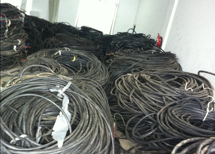 日照回收二手电缆线带皮电缆回收价格电议