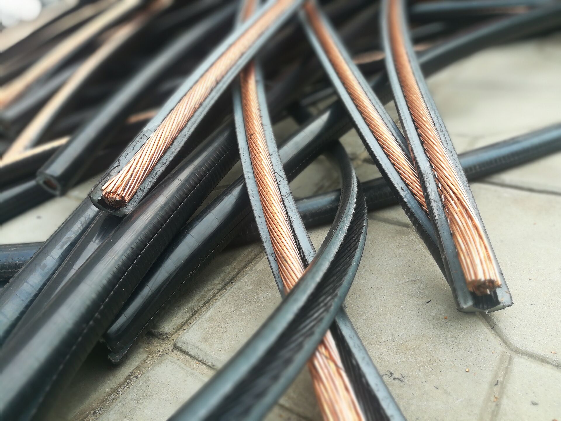 鄢陵县电力电缆回收回收铝线这里有