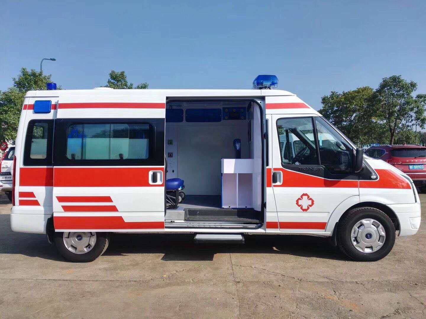 武夷山120急救车转院病人长途跨省运送紧急到达