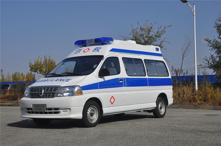 晋城救护车提供跨省转运病人服务，医护团队全程护送