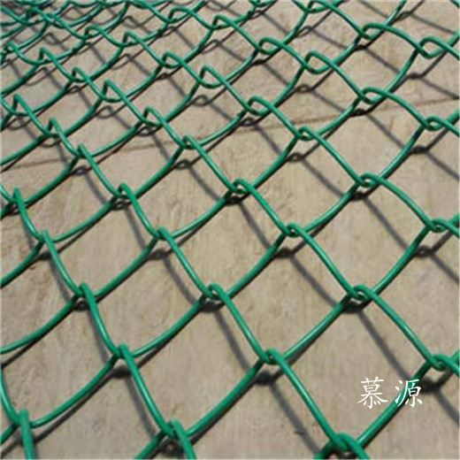 玉溪绿色菱形网-运动场铁丝网