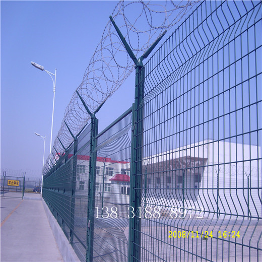 北京密云综合保税区护栏网-金属钢丝隔离网