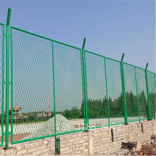 北京朝阳工业园隔离网-菱形孔钢丝网围墙