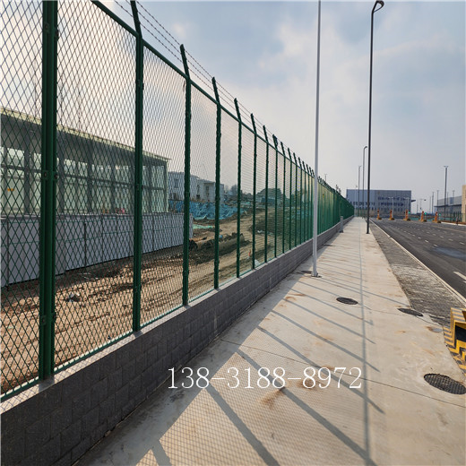 广西玉林钢丝网围墙-钢丝网围墙