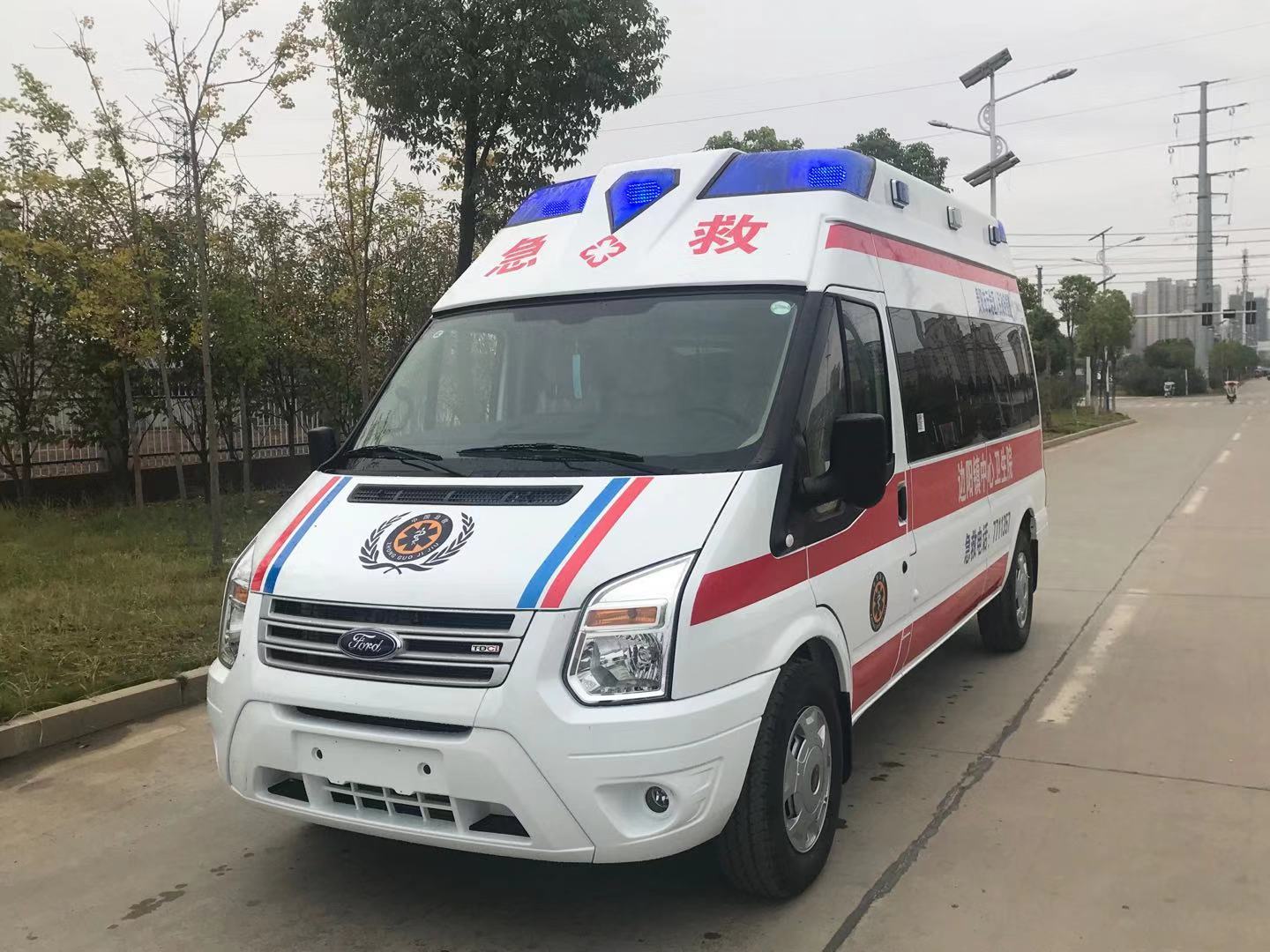 乌鲁木齐长途120救护车出租/病人跨省护送(跨省/转院)