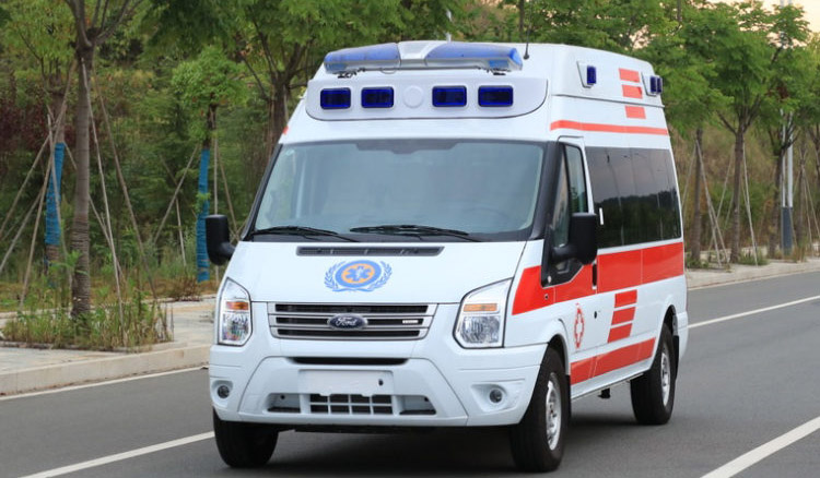咸阳中心医院救护车出租去外地-出院转院-立即派车,危重病人转院