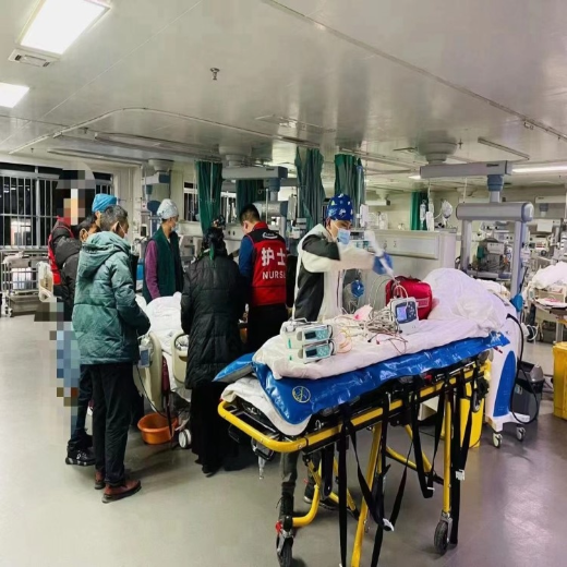 南京救护车跨省运送遗体-病人返乡转院用车-先服务后付费