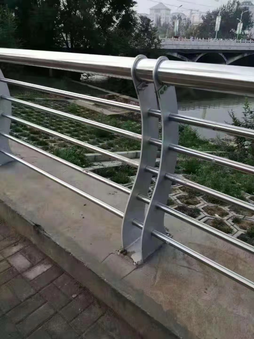 无锡不锈钢复合管桥梁护栏价格