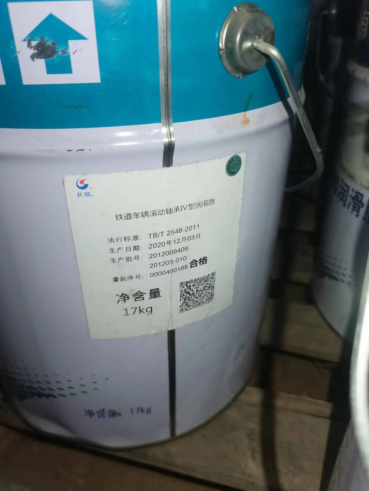 上海卢湾哪里有回收过期聚氨酯漆