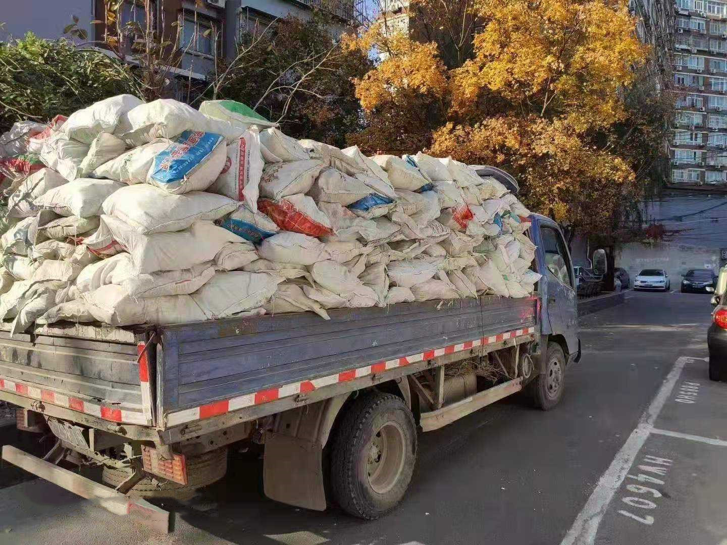 北京大兴附近垃渣土,垃垃圾,的运输车队