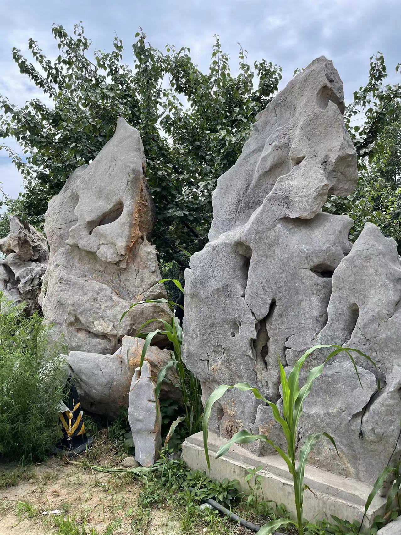 可克达拉假山,大型塑石假山上门安装