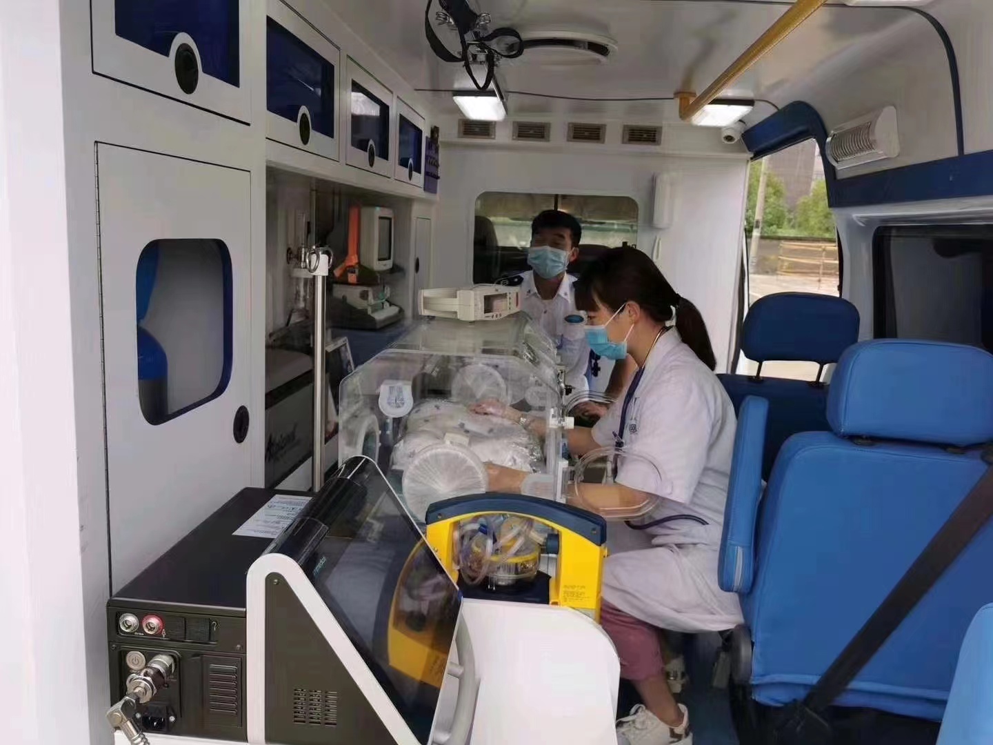 肇庆120转运服务- 长途救护车转院-病人接送