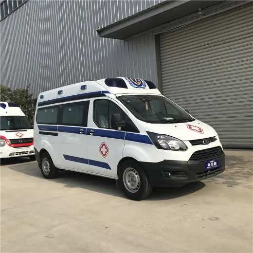 湛江跨省救护车租赁公司-长途运送病人的救护车-随车医护人员