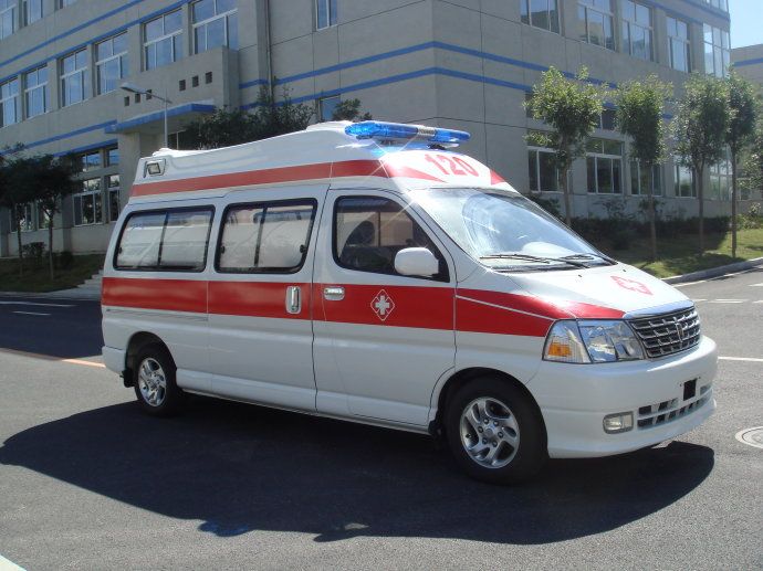 东丽病人转院服务车救护车长途运送病人