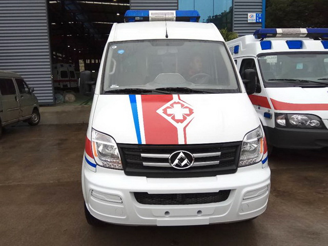双鸭山120长途救护车护送-病人转院返乡回家服务