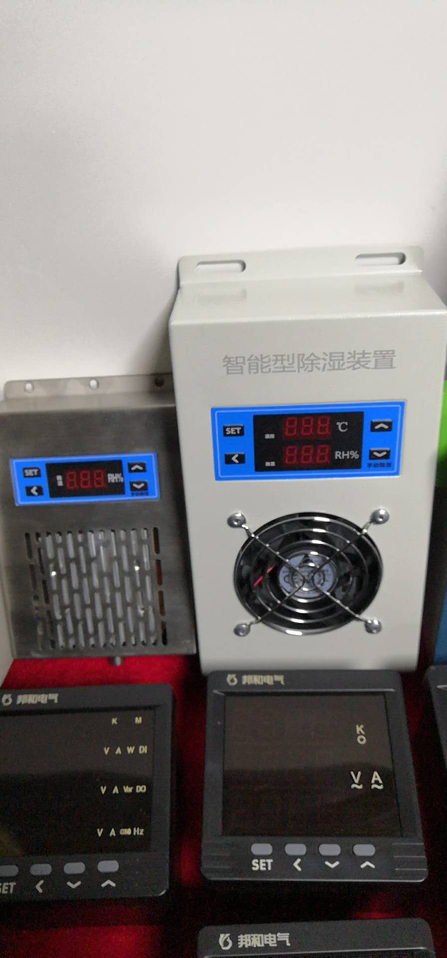 带电显示器L-6