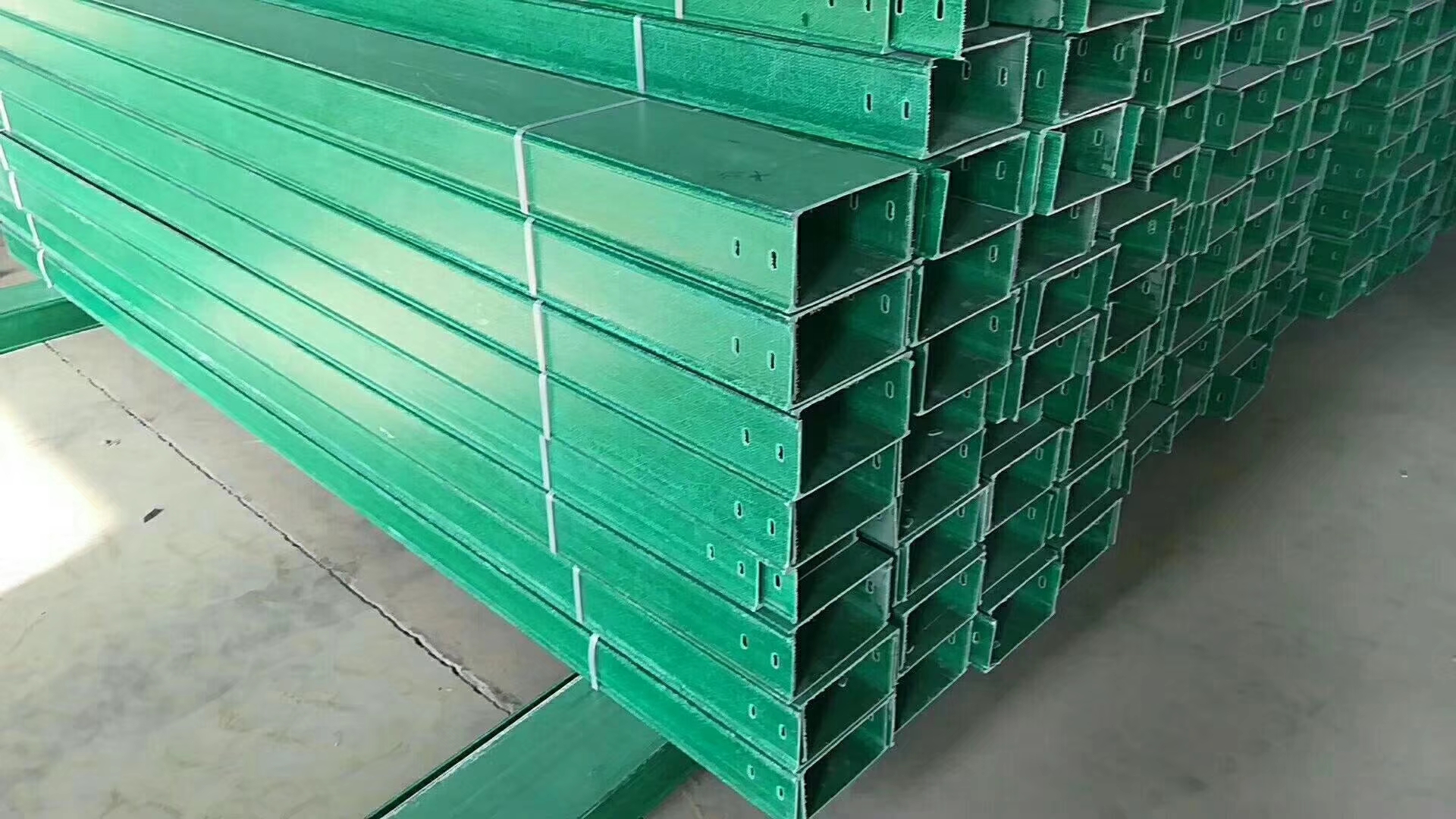三门峡供应玻璃钢槽盒生产厂家