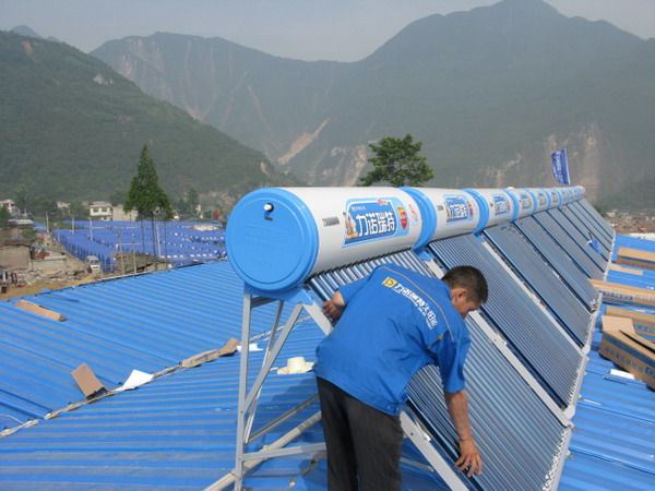 萧山新塘街道太阳能维修增压泵安装更换所前太阳能维修